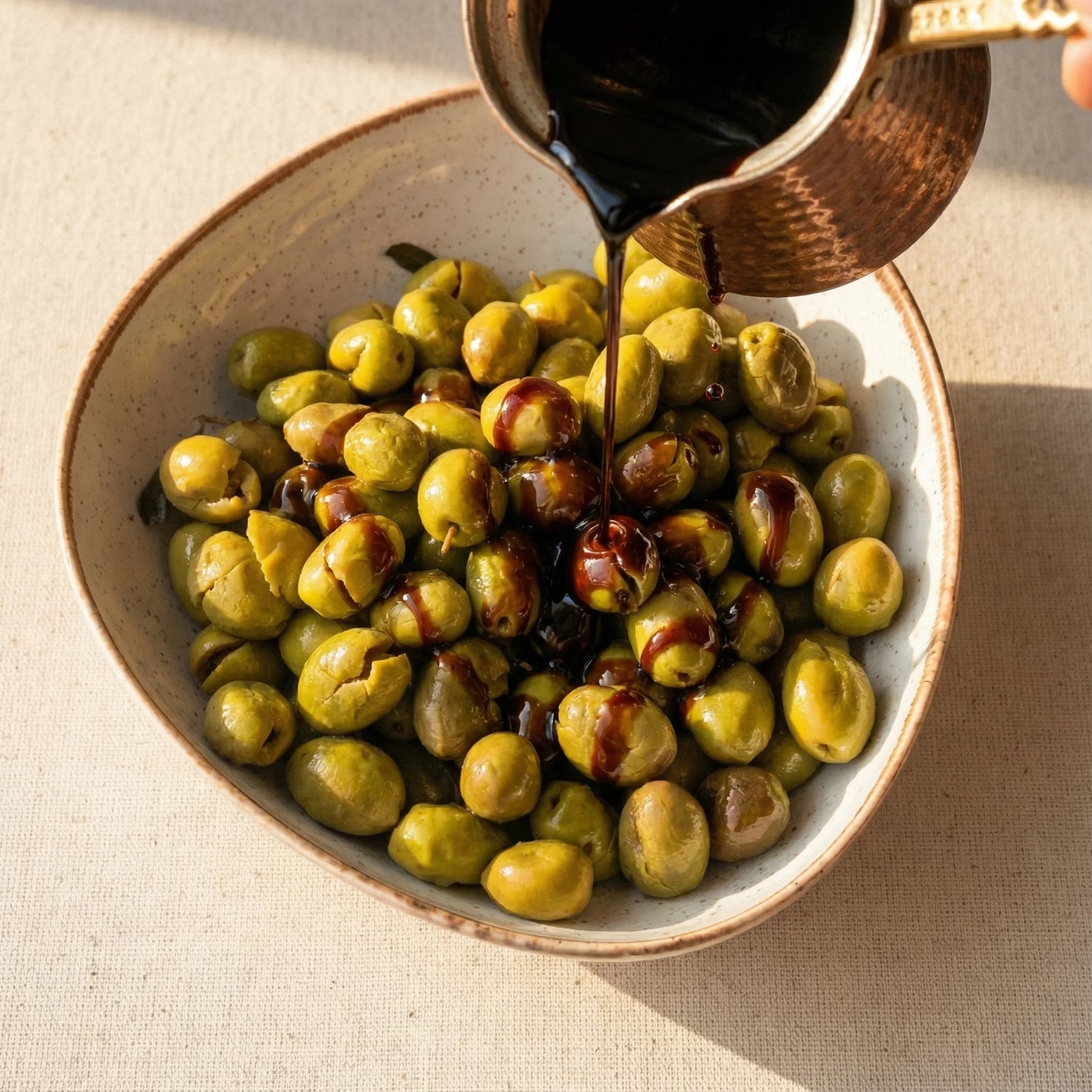 Gaziantep Taş Kırma Yeşil Zeytin 1700cc Cam Kavanoz – Ev Yapımı ve Katkısız