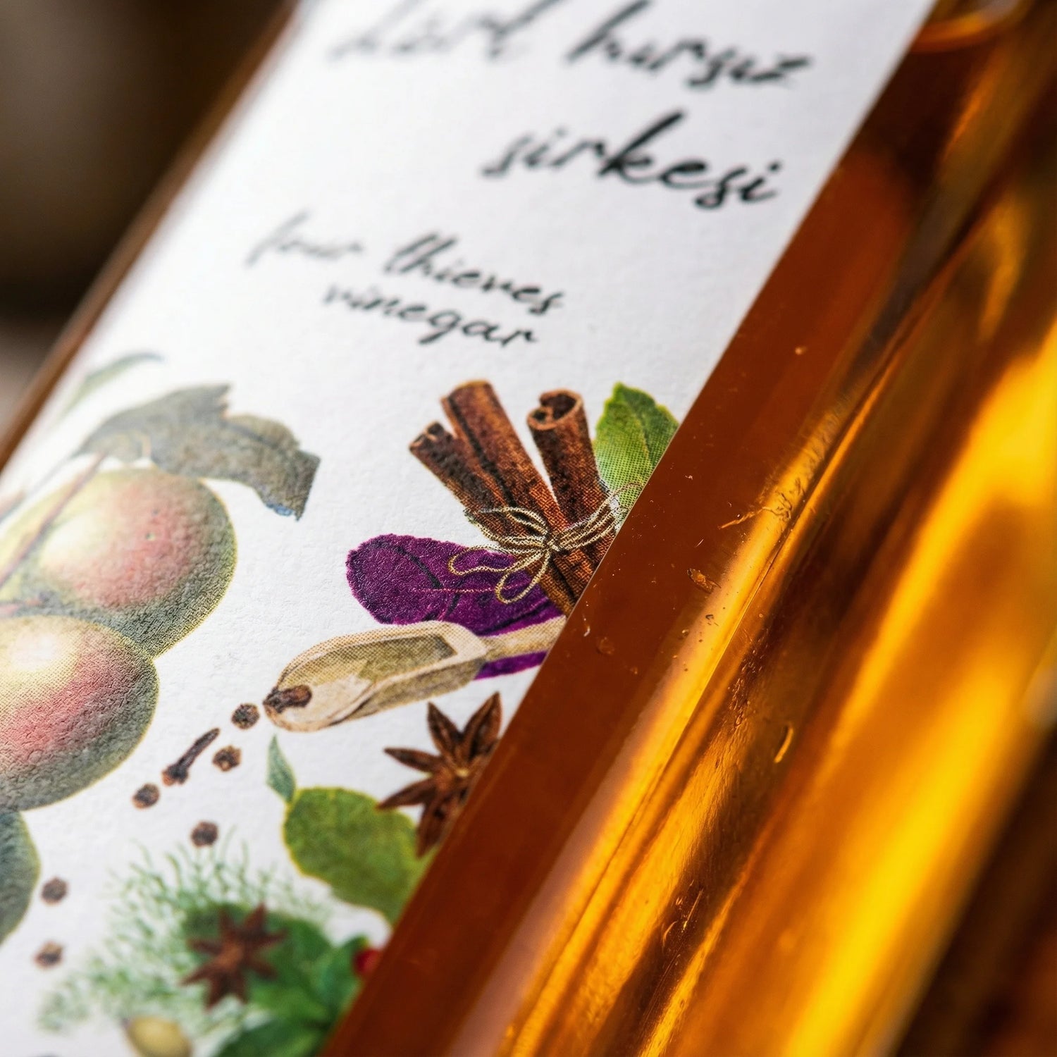 Dört Hırsız Sirkesi 500 ml – Doğal, Bitkisel Karışımlı ve Katkısız