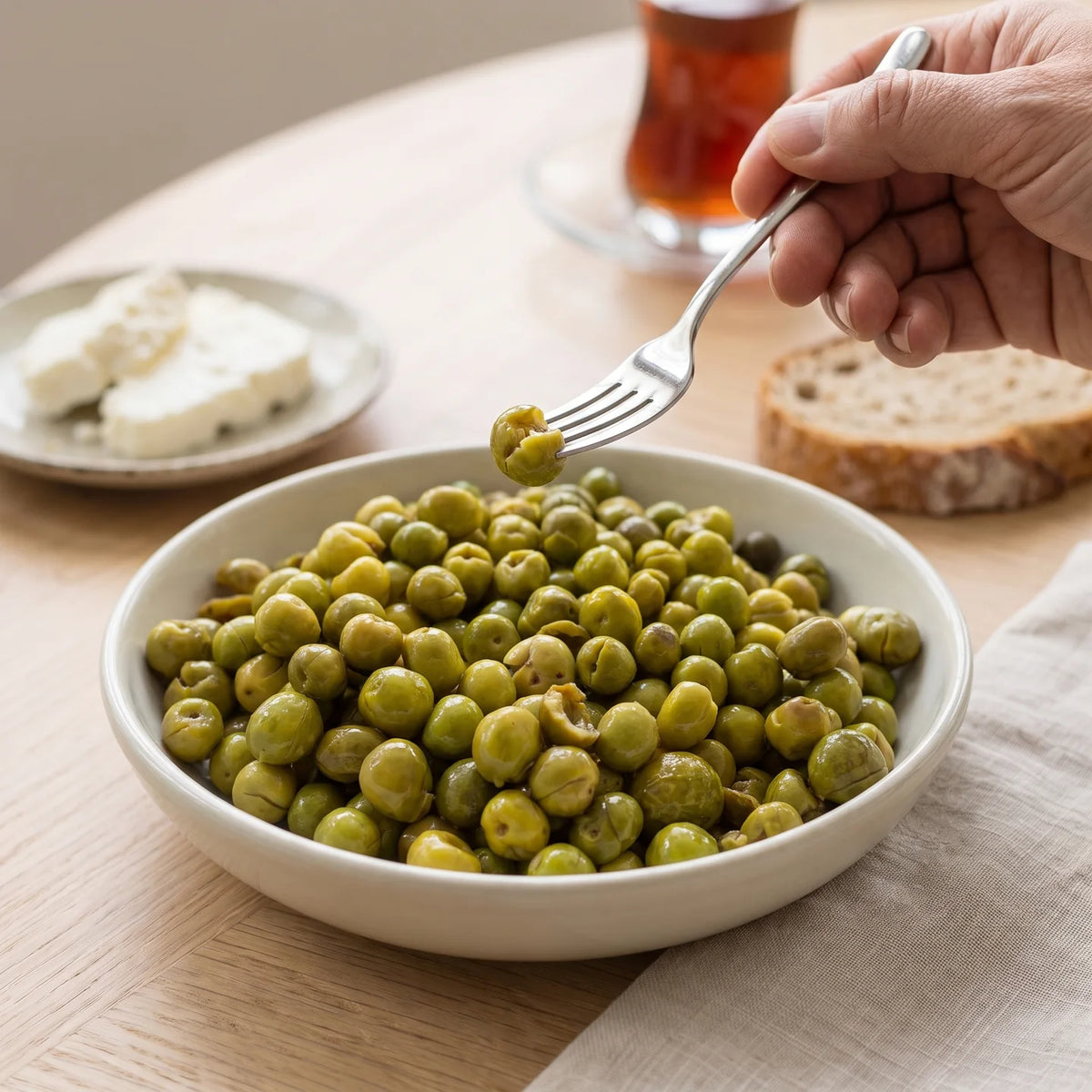 Halhalı kırma zeytin kahvaltıda kullanım