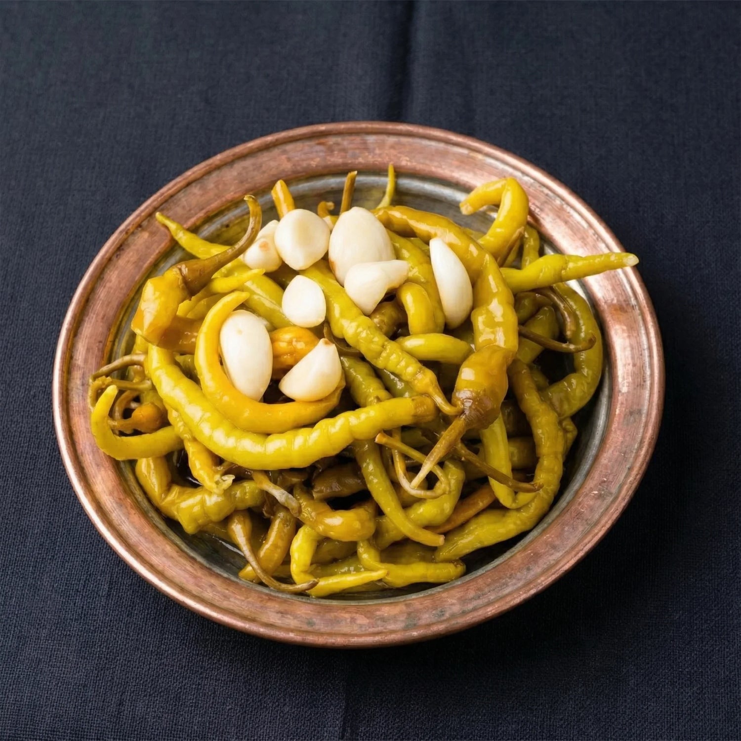 Acı Uzun Sivri Biber Turşusu 1000cc Cam Kavanoz – Gaziantep Usulü, Doğal & Katkısız